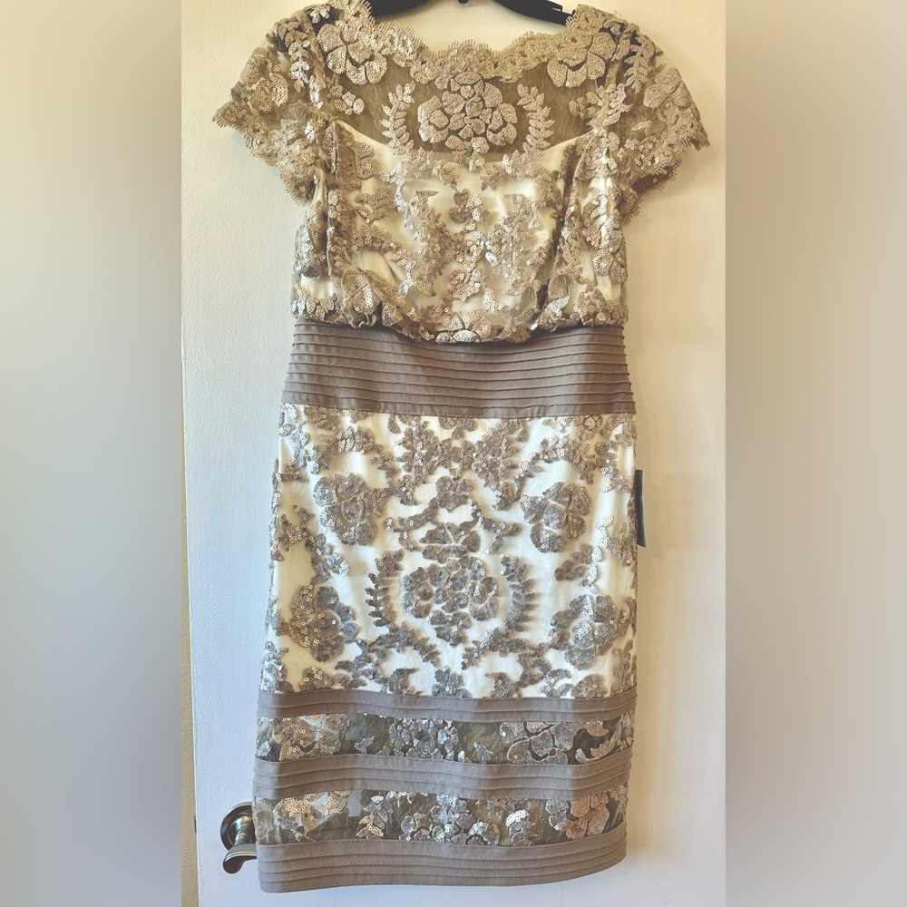 Stunning NWT cocktail / Mother of Bride sequined Tadashi Shoji dress. Size 12P